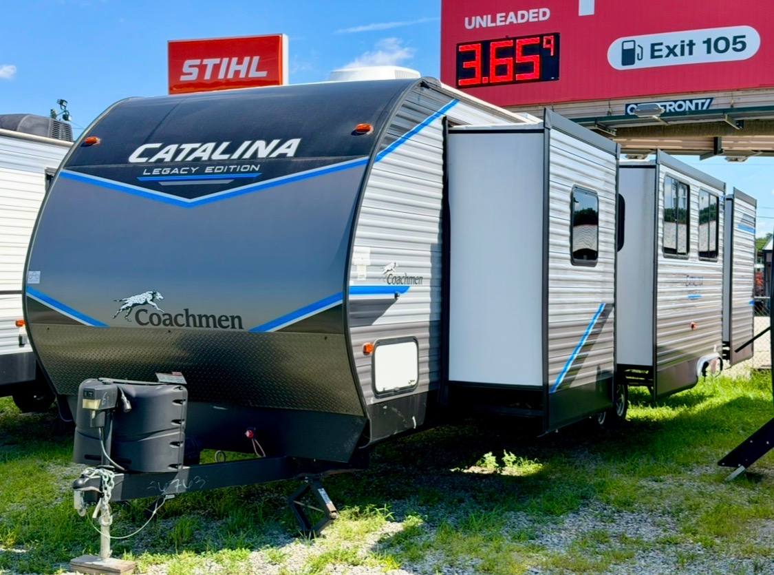 2022 Coachmen Catalina Legacy Edition 343BHTS Rare 2 Bedroom — photo 1