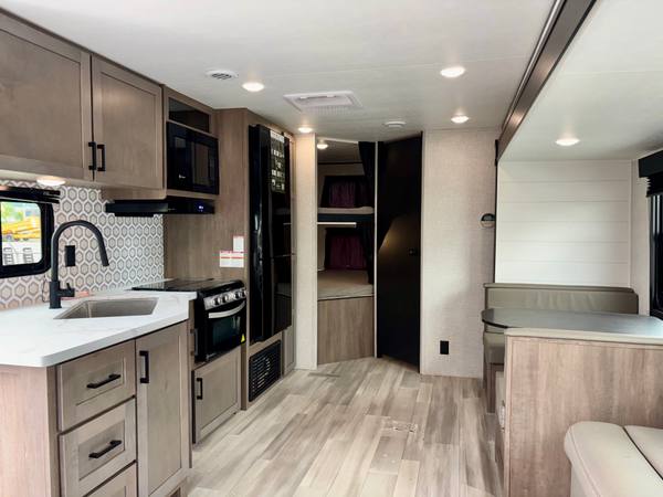2025 Starcraft Autumn Ridge 26BHS Bunkhouse — photo 8
