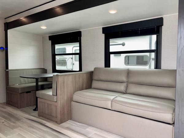 2025 Starcraft Autumn Ridge 26BHS Bunkhouse — photo 9