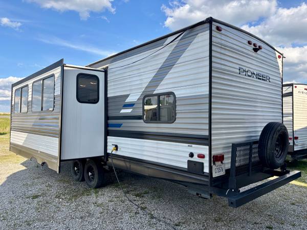 2021 Heartland Pioneer QB300 Private Quad Bunkroom travel trailer for sale at Triple C Camper Consignment in Kentuckiana — photo 4 of 12