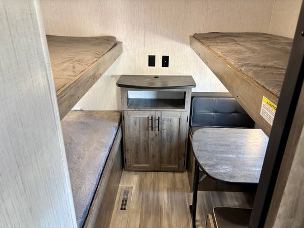 2021 Heartland Pioneer QB300 Private Quad Bunkroom travel trailer for sale at Triple C Camper Consignment in Kentuckiana — photo 7 of 12
