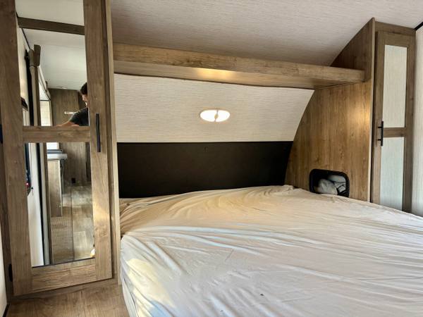 2021 Heartland Pioneer QB300 Private Quad Bunkroom travel trailer for sale at Triple C Camper Consignment in Kentuckiana — photo 12 of 12