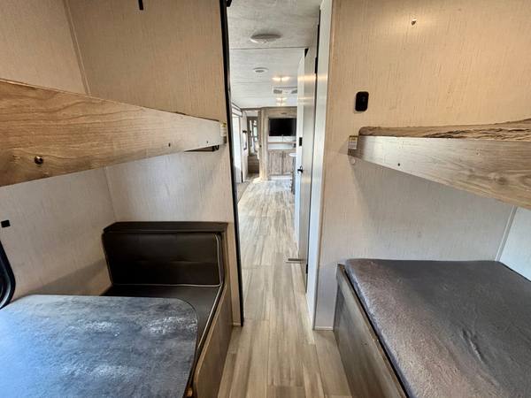2021 Heartland Pioneer QB300 Private Quad Bunkroom travel trailer for sale at Triple C Camper Consignment in Kentuckiana — photo 8 of 12
