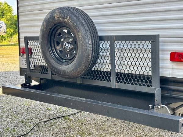 2021 Heartland Pioneer QB300 Private Quad Bunkroom travel trailer for sale at Triple C Camper Consignment in Kentuckiana — photo 6 of 12