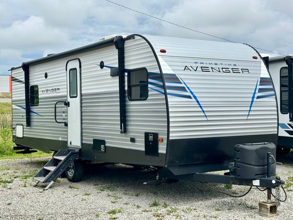 2021 Primetime Avenger 24FKS Front Kitchen — photo 4