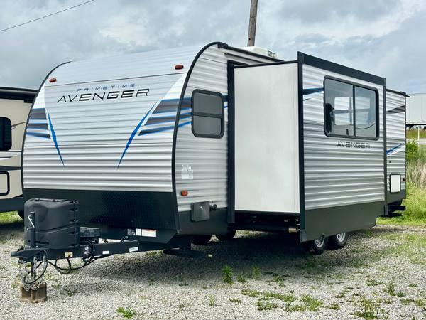2021 Primetime Avenger 24FKS Front Kitchen — photo 2
