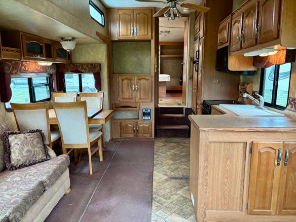 2007 Forest River Cardinal Limited Edition 30WB Rear Living — photo 8