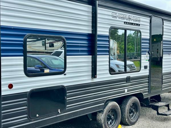 2025 Cherokee Grey Wolf 26EV Bunkhouse — photo 3