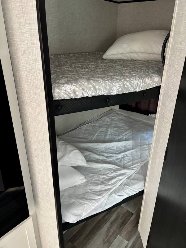 2025 Jayco Jayflight 197MB Murphy Bed | Bunkhouse — photo 11