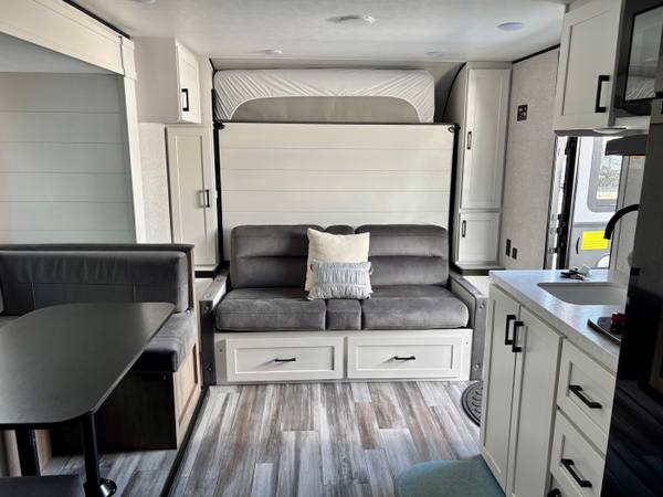 2025 Jayco Jayflight 197MB Murphy Bed | Bunkhouse — photo 12