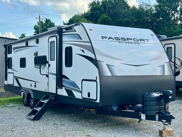 2023 Keystone Passport SL 282QB Quad Bunk — photo 3