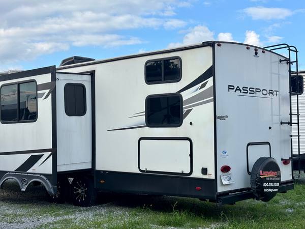 2023 Keystone Passport SL 282QB Quad Bunk — photo 4