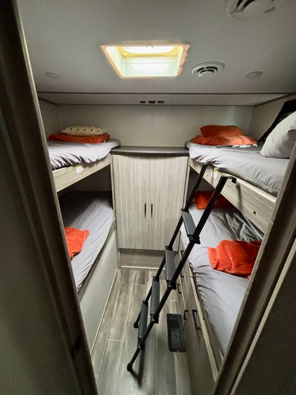 2023 Keystone Passport SL 282QB Quad Bunk — photo 8