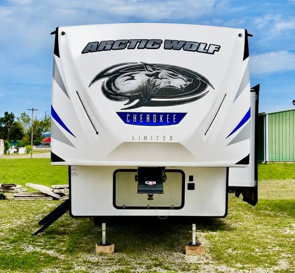 2020 Cherokee Arctic Wolf Limited 287BH — photo 2