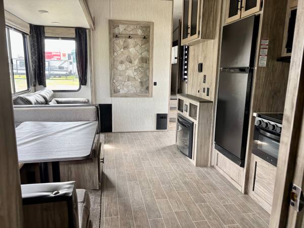 2020 Cherokee Arctic Wolf Limited 287BH — photo 9