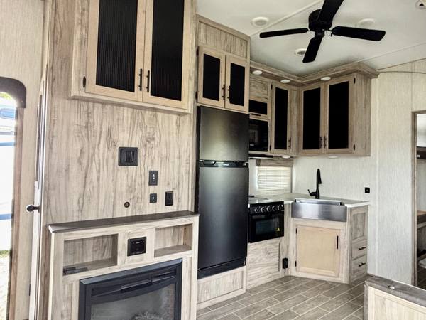 2020 Cherokee Arctic Wolf Limited 287BH — photo 7