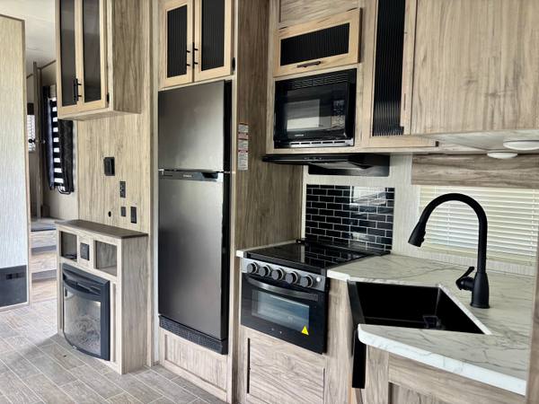 2020 Cherokee Arctic Wolf Limited 287BH — photo 10