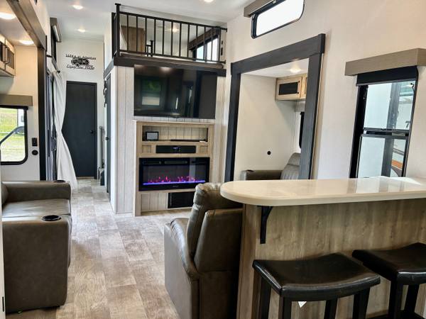 2025 Palomino Puma Destination 403LFT — photo 12