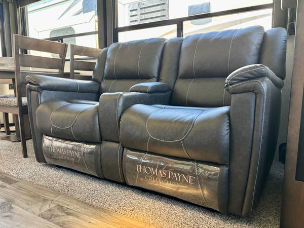 2018 Keystone Cougar 344MKS Rear Living | Washer/Dryer — photo 10