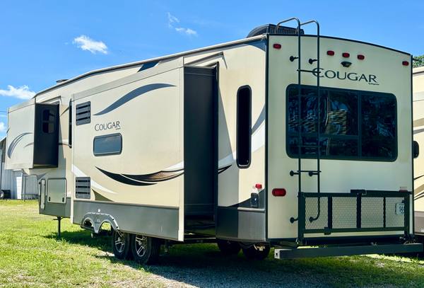 2018 Keystone Cougar 344MKS Rear Living | Washer/Dryer — photo 4
