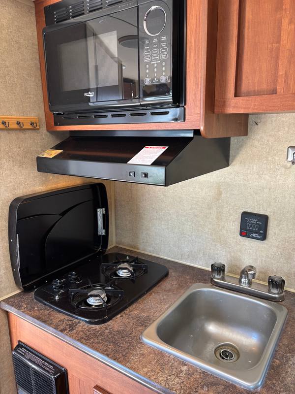 2014 Jayco Jayflight Swift 145RB — photo 11