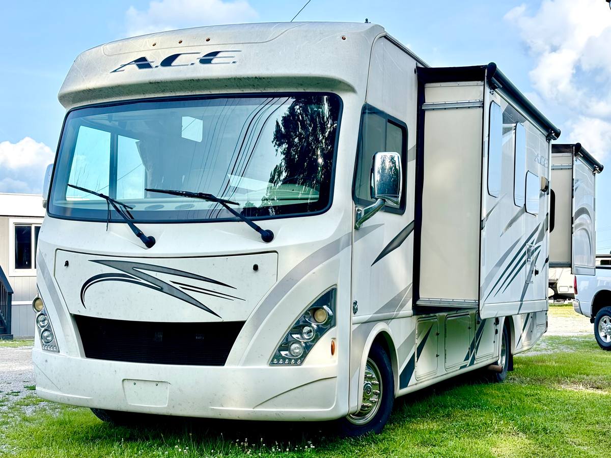 2018 Thor Ace Workhorse 29.4 — photo 1