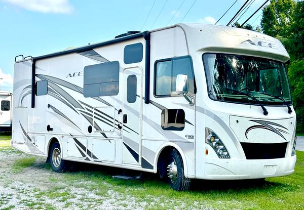 2018 Thor Ace Workhorse 29.4 — photo 4