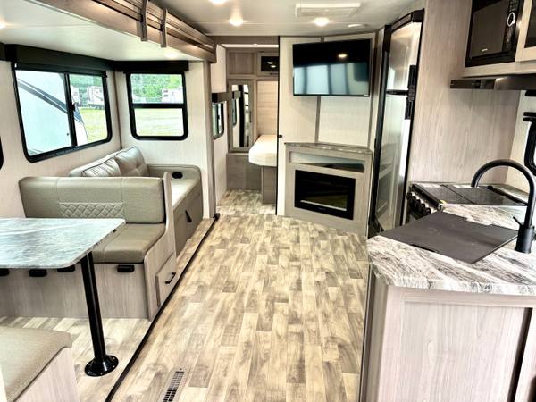 2022 Dutchmen Kodiak 289BHSL Bunkhouse — photo 6