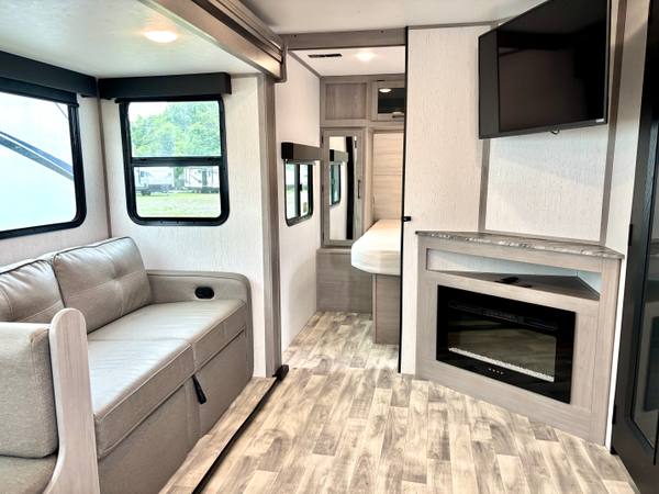 2022 Dutchmen Kodiak 289BHSL Bunkhouse — photo 9
