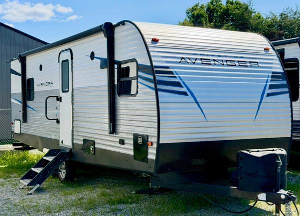 2021 Primetime Avenger 24FKS Couples Coach — photo 3