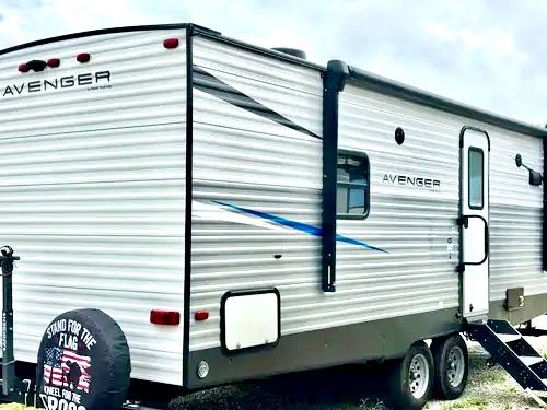 2021 Primetime Avenger 24FKS Couples Coach — photo 4