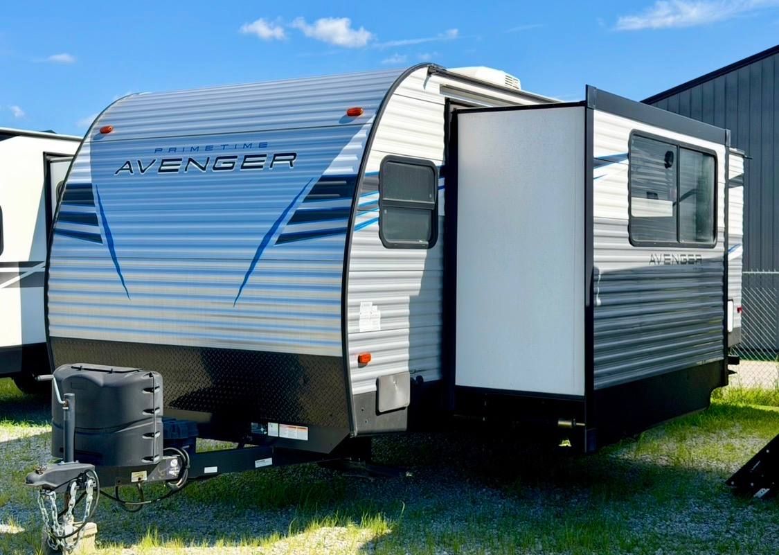 2021 Primetime Avenger 24FKS Couples Coach — photo 1