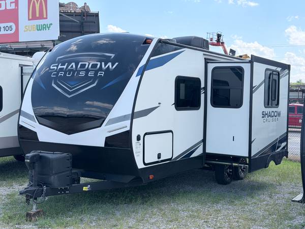 2022 Shadow Cruiser 225RBS 4-Season travel trailer for sale at Triple C Camper Consignment in Kentuckiana — photo 2 of 12