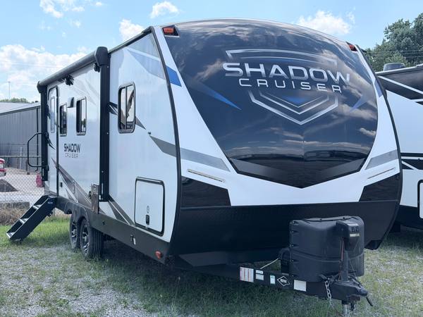 2022 Shadow Cruiser 225RBS 4-Season travel trailer for sale at Triple C Camper Consignment in Kentuckiana — photo 4 of 12
