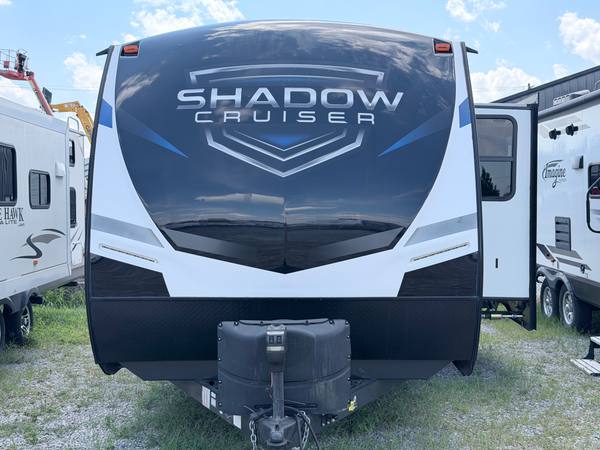 2022 Shadow Cruiser 225RBS 4-Season travel trailer for sale at Triple C Camper Consignment in Kentuckiana — photo 3 of 12