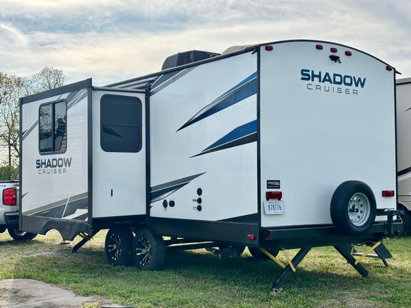 2022 Shadow Cruiser 225RBS 4-Season — photo 2