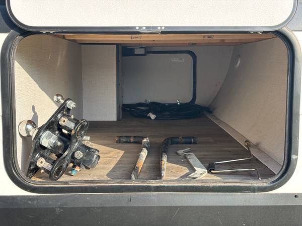 2023 Grand Design Transcend 221RB Rear Bath | Washer/Dryer — photo 3