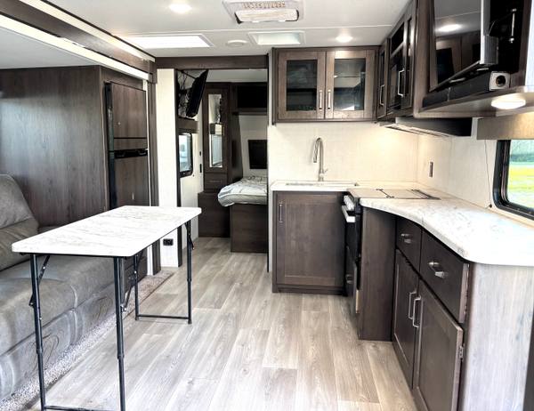 2023 Grand Design Transcend 221RB Rear Bath | Washer/Dryer — photo 9