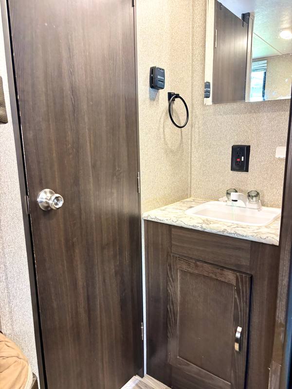 2018 Keystone Springdale 2600TB Bunkhouse — photo 8