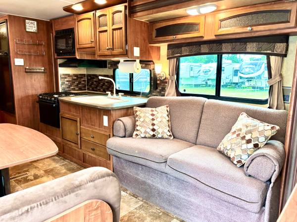 2013 Jayco White hawk 29SQB Quad Bunk travel trailer for sale at Triple C Camper Consignment in Kentuckiana — photo 12 of 12