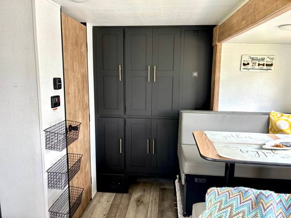 2022 Keystone Springdale 1860SS Rear Bath — photo 8