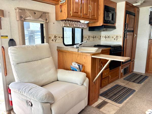 2004 Damon Challenger 348W — photo 12