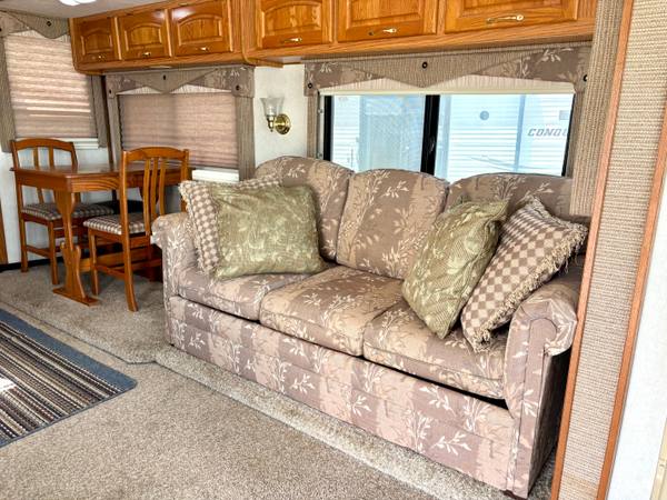 2004 Damon Challenger 348W — photo 11