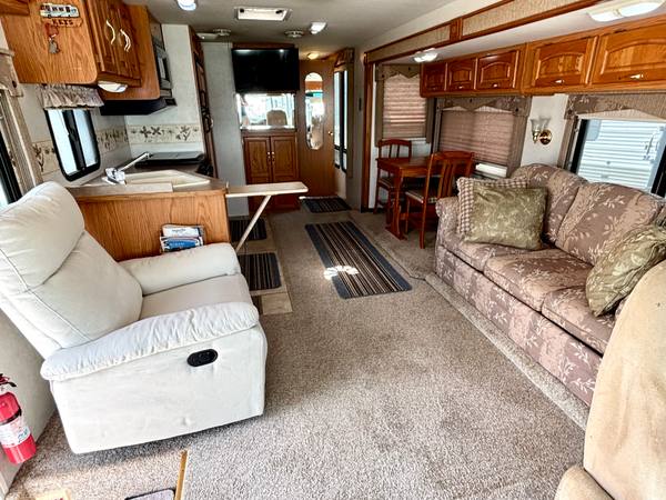 2004 Damon Challenger 348W — photo 10